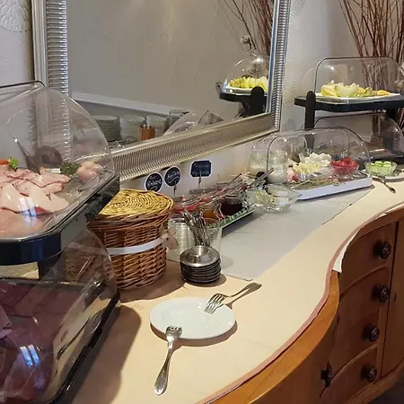 Szálloda Am Kurpark 3*