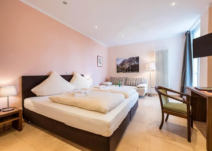 ホテル Am Kurpark 3*